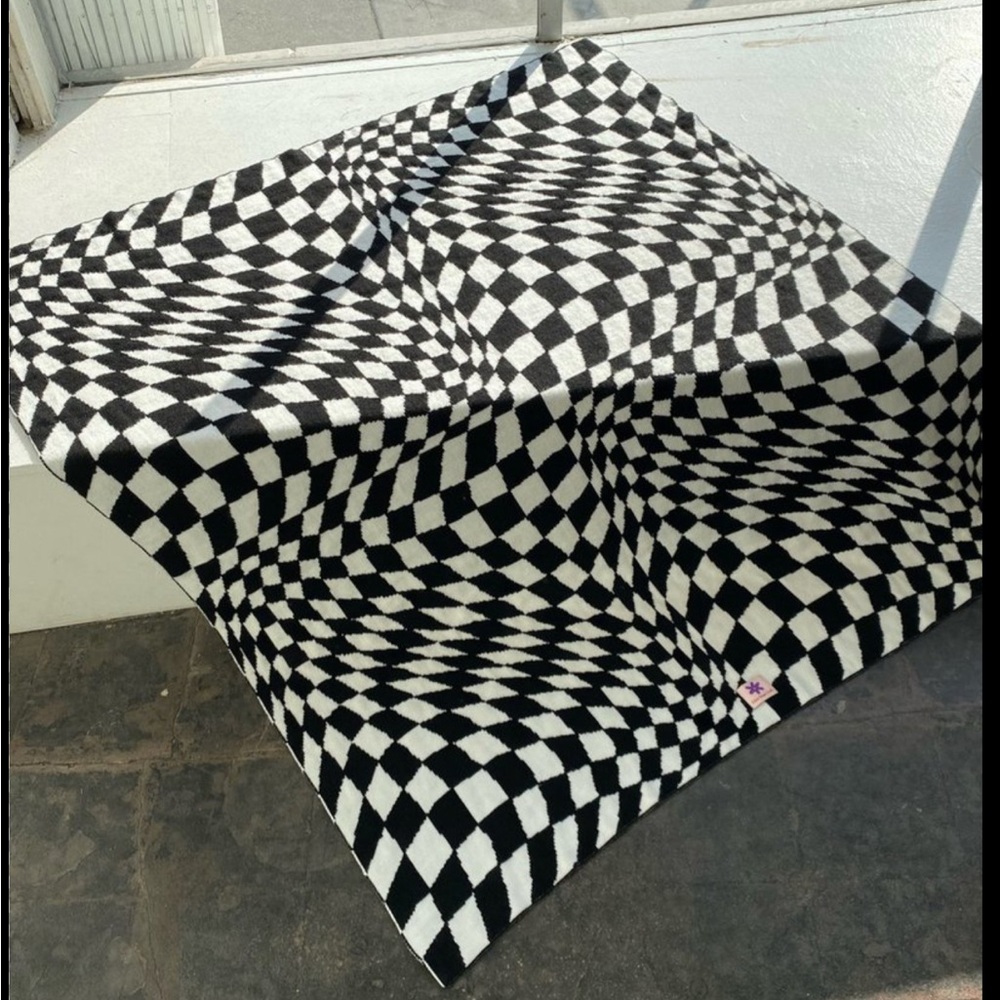 Lisa Says Gah Heidi Throw Blanket Black Warp Checkered